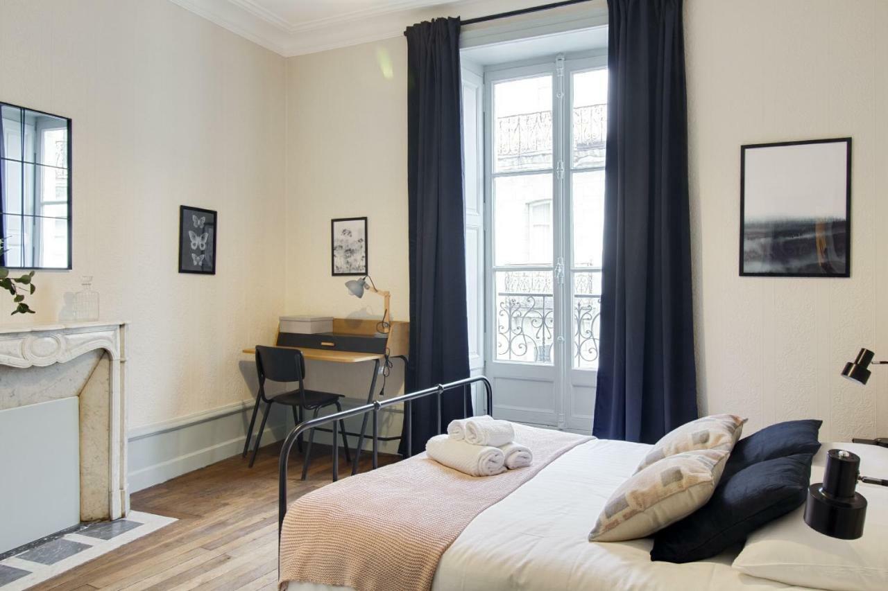 Sous Le Cedre - Au Coeur De Nantes Apartamento Exterior foto
